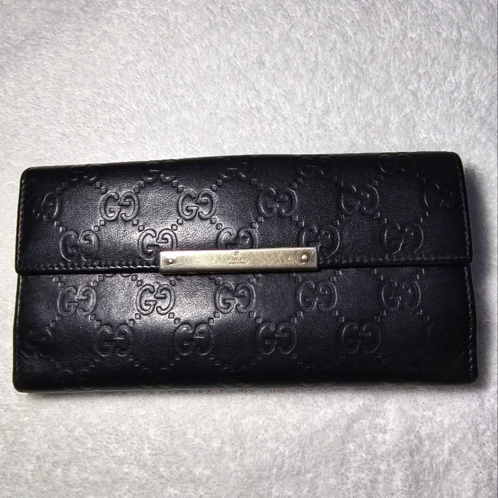 Gucci leather wallet
